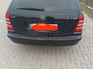 Mercedes C-Class Wagon foto 2