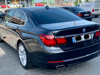 BMW 7 Series foto 3