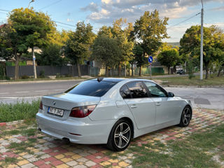 BMW 5 Series foto 3