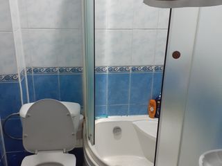 Se vinde apartament cu trei camere. foto 5