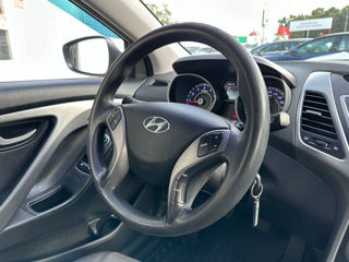 Hyundai Elantra foto 13