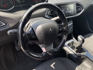 Peugeot 308 foto 9