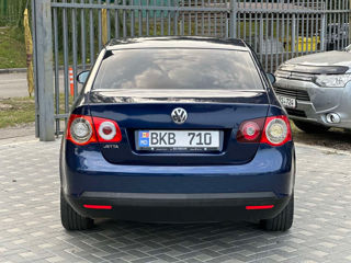 Volkswagen Jetta foto 5