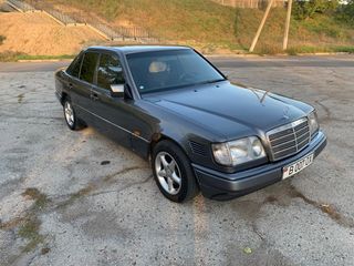 Mercedes Series (W124) foto 7