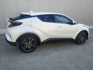 Toyota C-HR foto 3