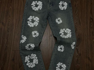 Pantaloni denim tears și curele:Burbarry(cu 2 pârți),2 louis vuitton și Amiri foto 1