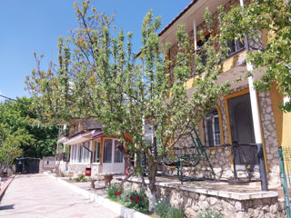 Vila "Între Lacuri": Ograda cu 2 vile, terase, săli, mangal, saună, 6 dormitoare sau căsuțe din lemn foto 4