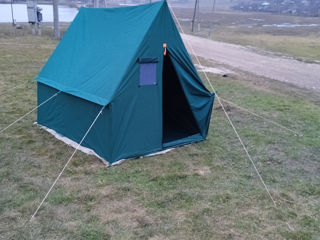 Палатка туристическая очень удобная практичная 2 местная.