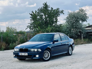 BMW 5 Series foto 1