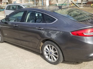 Ford Fusion foto 8