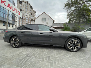 BMW 7 Series foto 4