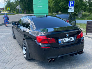 BMW 5 Series foto 2