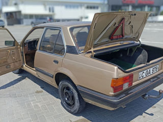 Opel Ascona foto 7