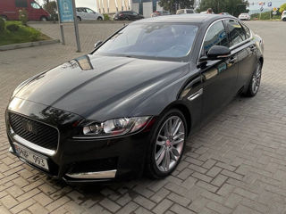 Jaguar XF foto 2