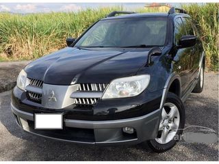 Mitsubishi Outlander foto 1