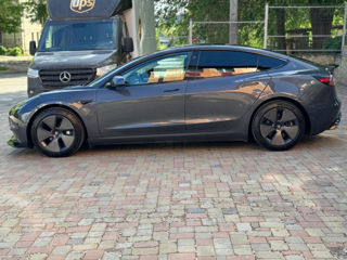 Tesla Model 3 фото 8