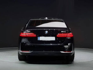 BMW 5 Series foto 4