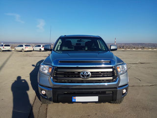 Toyota Tundra foto 1