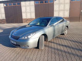 Lexus ES Series