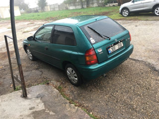 Mazda 323 foto 4