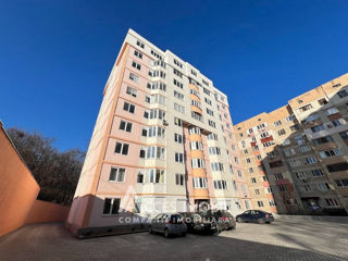 Apartament cu 3 camere, 105 m², Buiucani, Chișinău foto 1