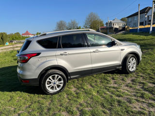 Ford Kuga foto 2