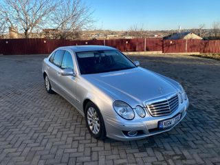 Mercedes E-Class foto 2