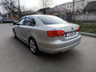 Volkswagen Jetta foto 4