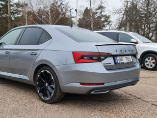 Skoda Superb foto 2