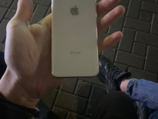 iPhone 8