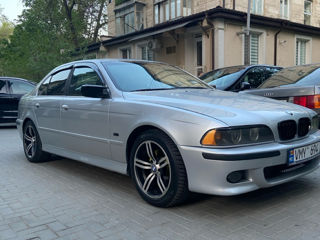 BMW 5 Series foto 9