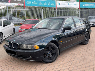 BMW 5 Series foto 1