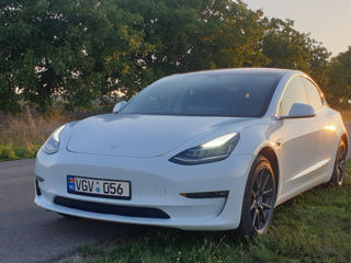 Tesla Model 3 foto 1