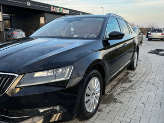 Skoda Superb foto 2