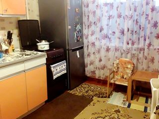 Vind apartament cu 2 camere or. Straseni foto 4