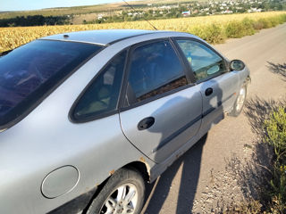 Renault Laguna foto 3