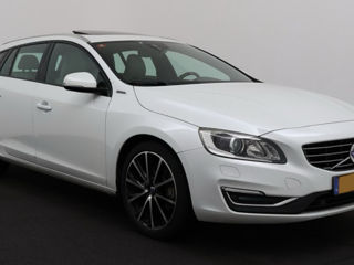 Volvo V60 foto 2