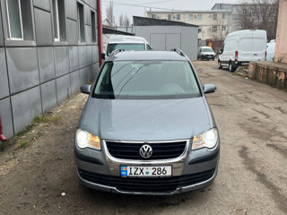 Volkswagen Touran foto 4