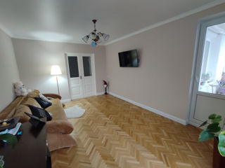 Apartament cu 2 camere, 60 m², Botanica, Chișinău foto 2