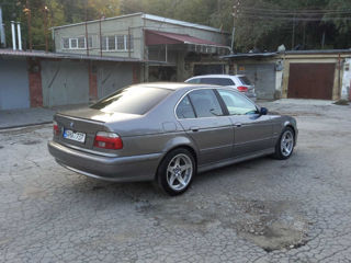 BMW 5 Series foto 4