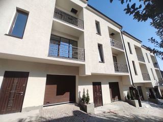 Townhouse Dumbrava foto 1