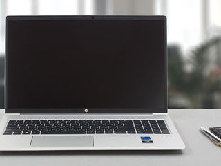 Laptop pentru profesionisti 15.6"FHD, i5-1235u, ram 16gb, ssd 512