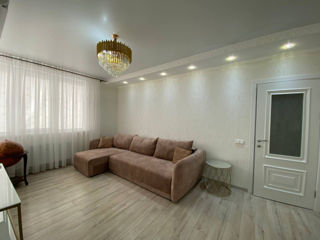 Apartament cu 2 camere, 68 m², Buiucani, Chișinău foto 2