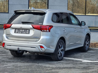 Mitsubishi Outlander foto 4