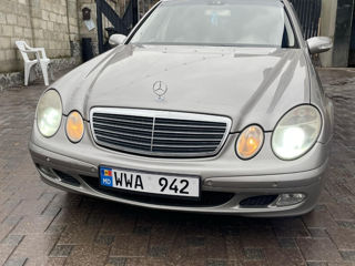 Mercedes E-Class foto 2