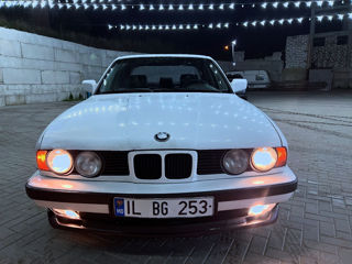 BMW 5 Series foto 3