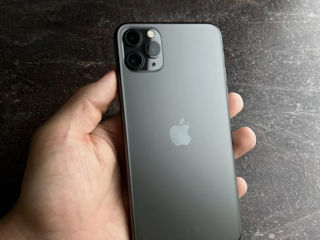 Продам iPhone 11 Pro Max в хорошем состоянии