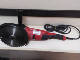 Болгарка Milwaukee 2290lei