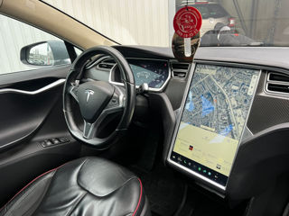 Tesla Model S foto 8