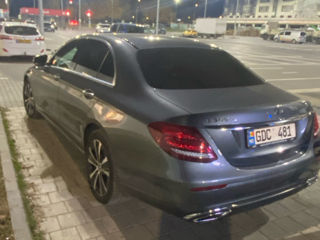 Mercedes E-Class foto 2